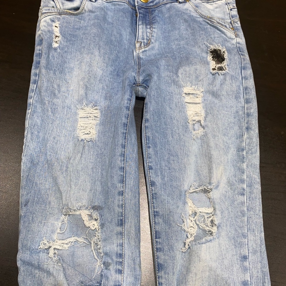 Ripped cut jean